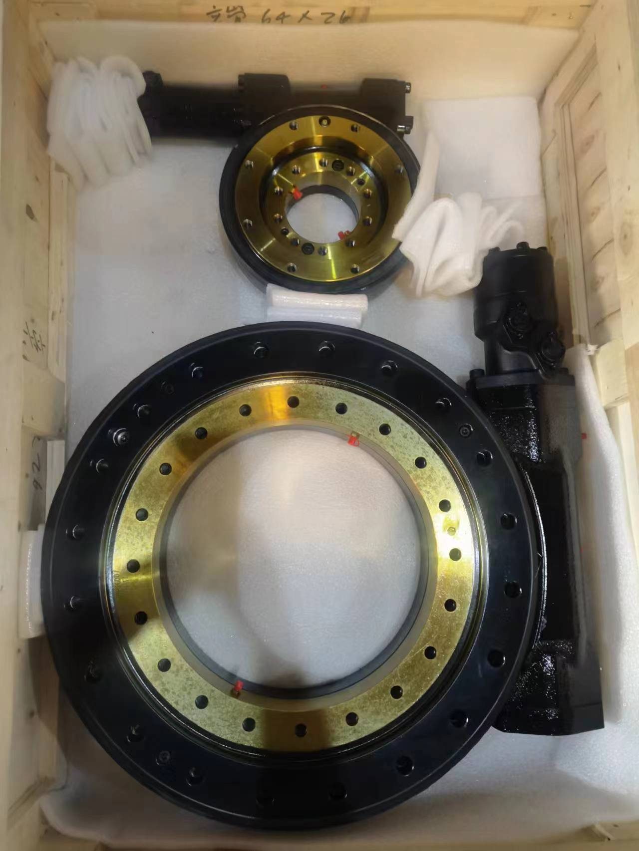 SC17 17-Inch Slewing Drive | 24VDC Worm Gear Rotary Actuator for Heavy Loads thumbnail 7